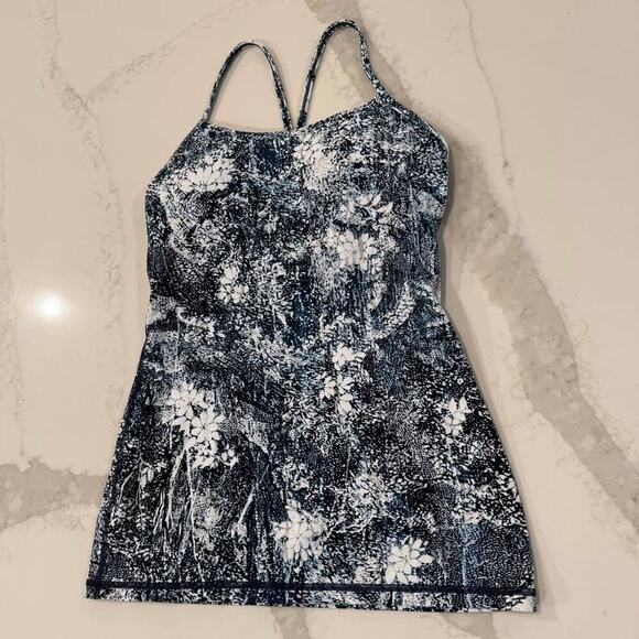 Lululemon Power Y Padded Tank Top Women's 6 Luon Wildwood Floral Blue Shelf Bra - Picture 2 of 8